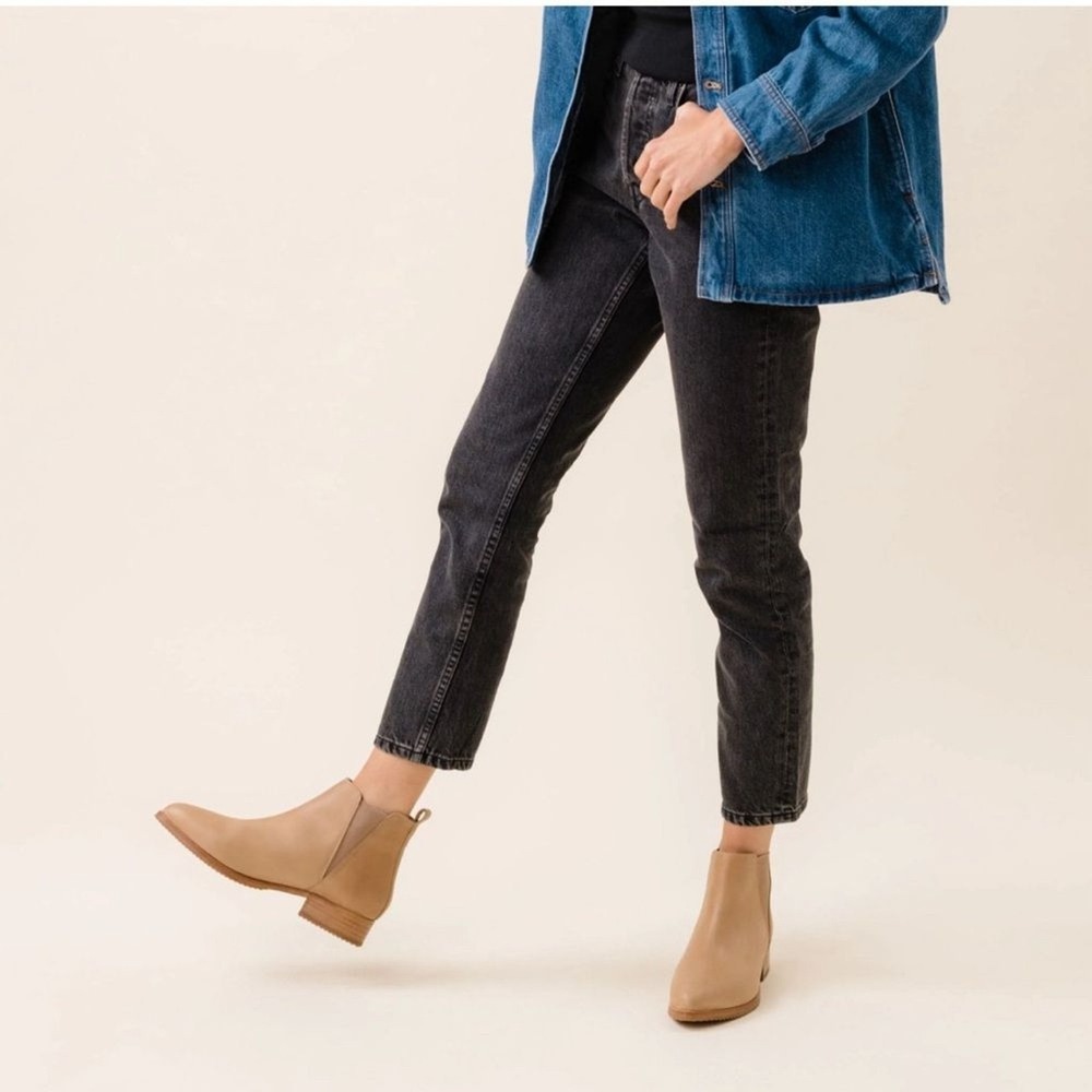 Nisolo Women's  Eva Everyday Chelsea Boot in Almond size‎ 8
